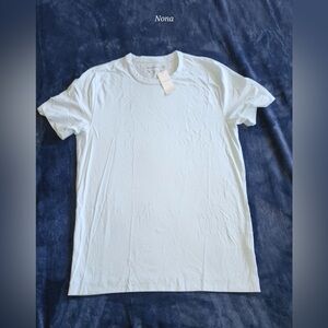 Abercrombie and Fitch Tee size Medium NWT